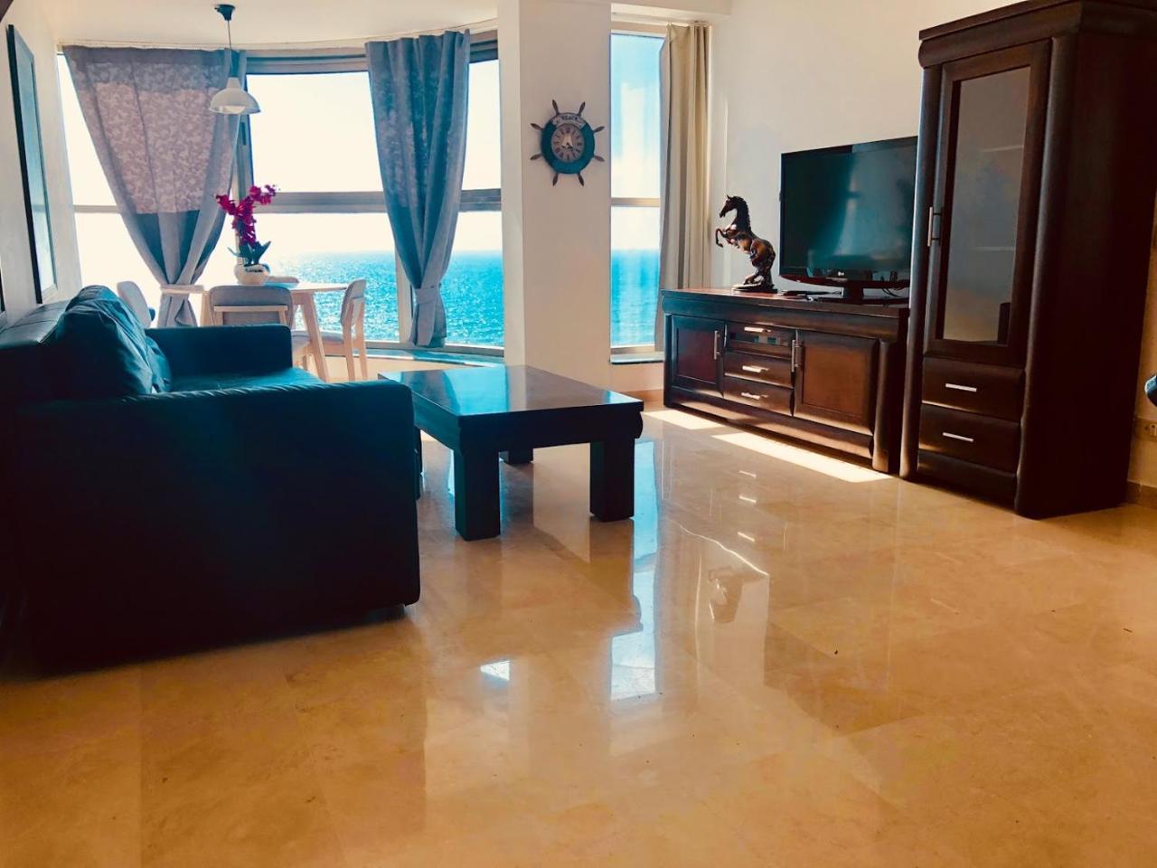 Luxurious Beach Apartment Хайфа Екстер'єр фото